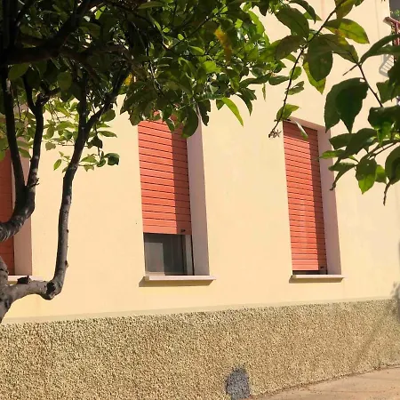 Under The Lemon Tree La Caletta