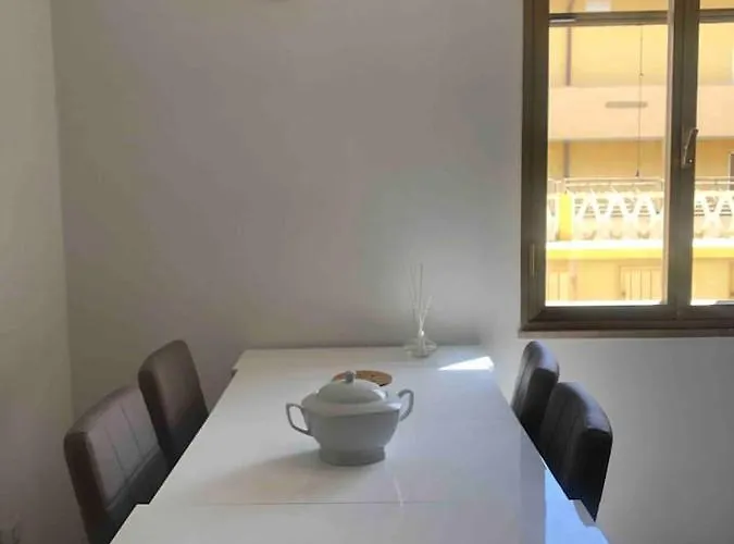 Under The Lemon Tree Daire La Caletta