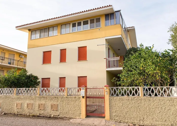 Under The Lemon Tree شقة