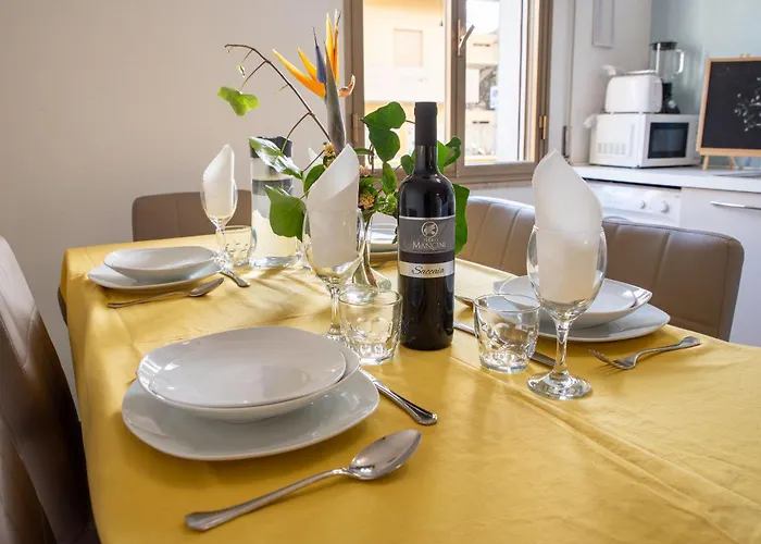 Under The Lemon Tree لا كاليتا